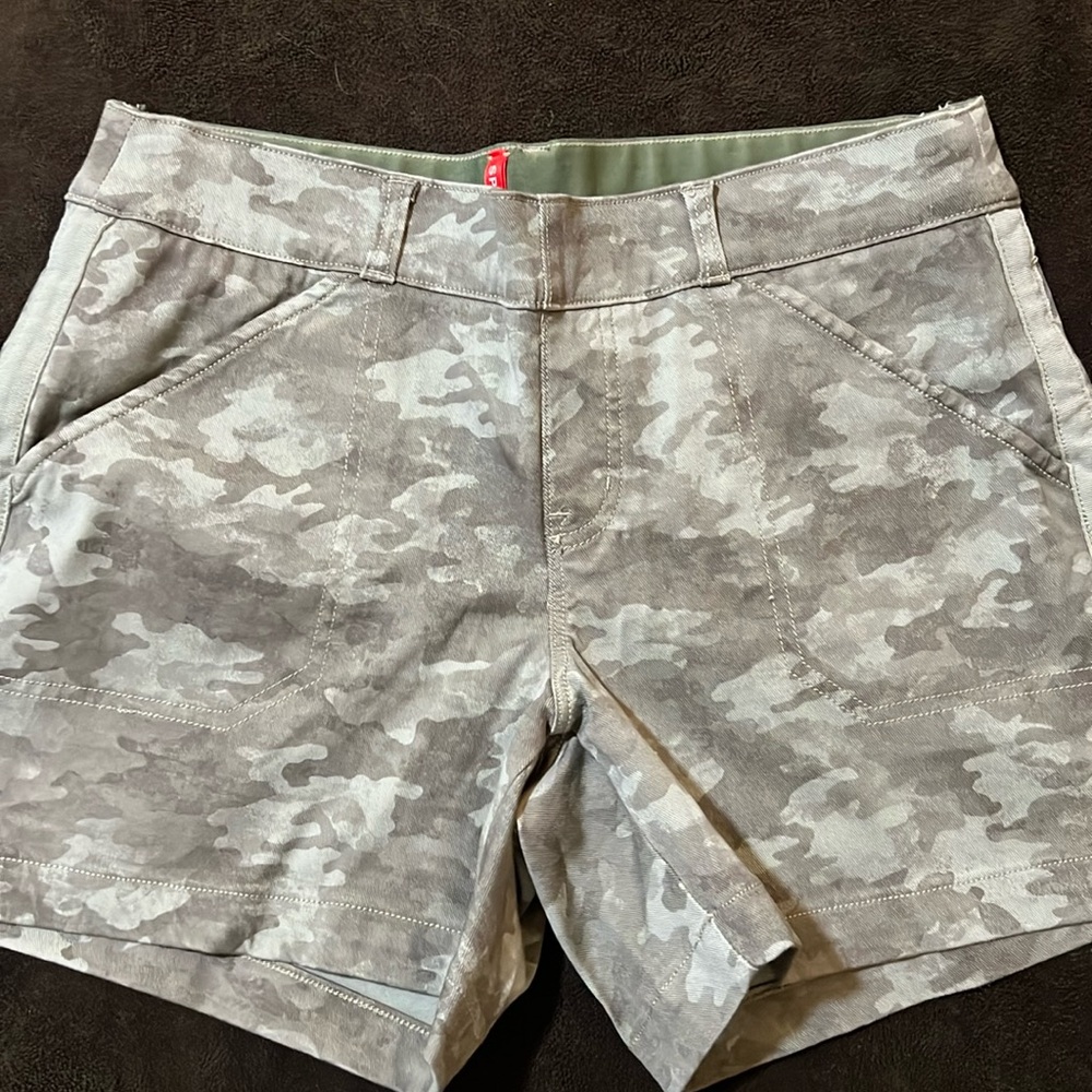 SPANX stretch twill shorts - 6” - camp shorts
